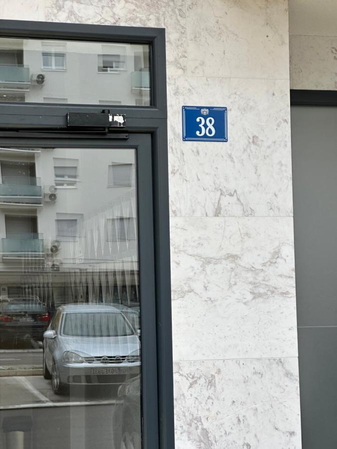 Irina Centre Apartment Подгориця Екстер'єр фото